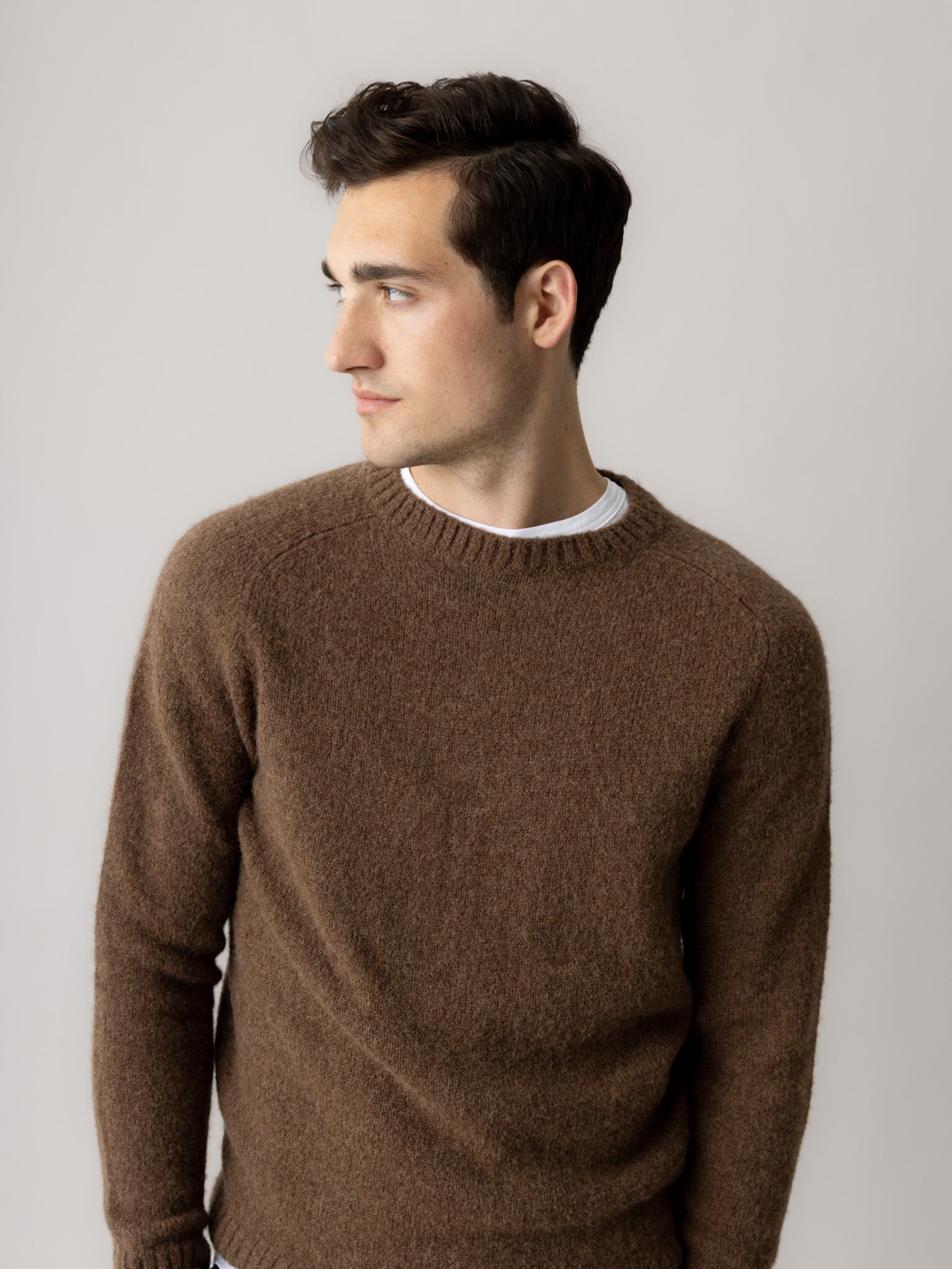 Modelshot / Chocolate Brown Melange / Detail